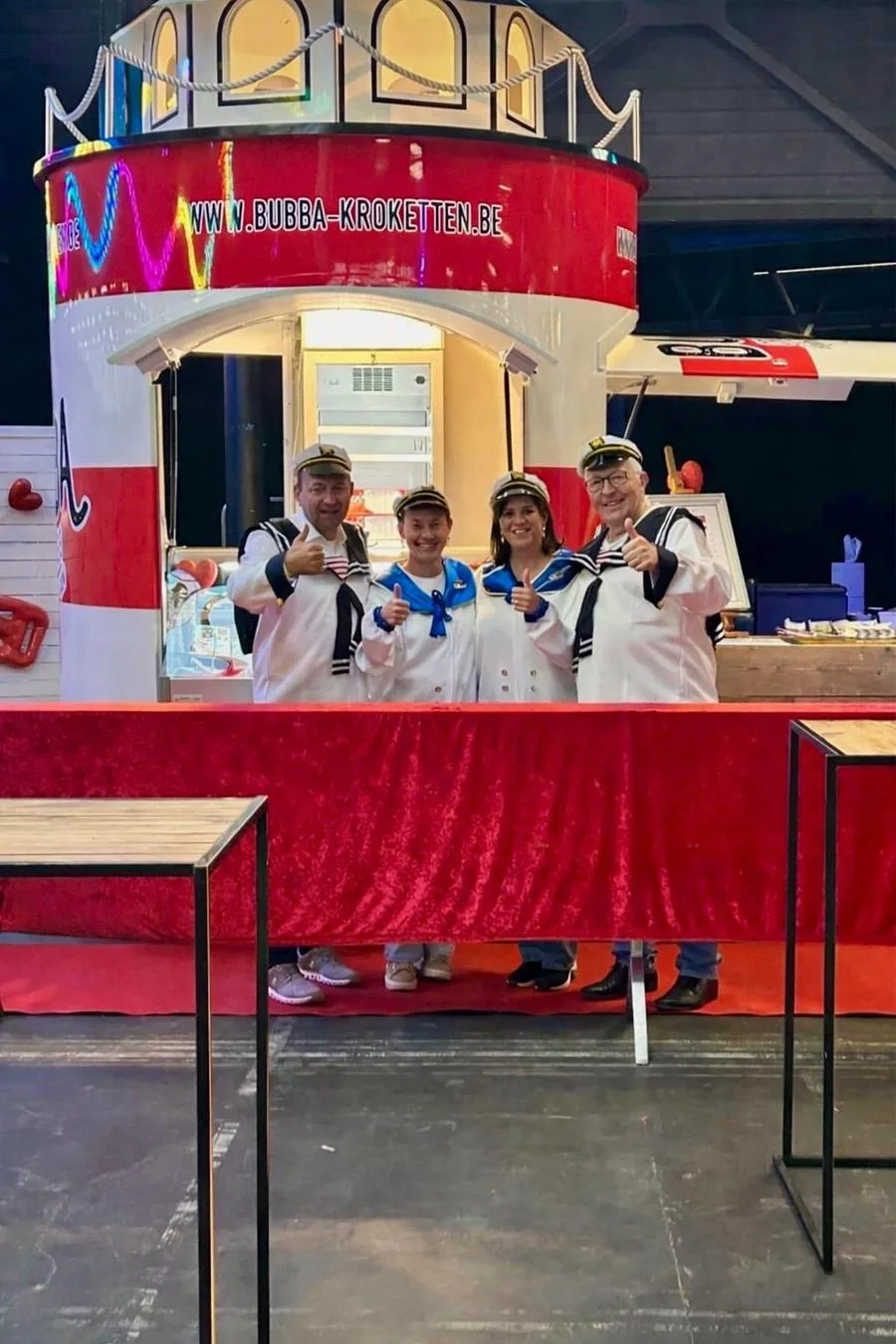 Krokettenvuurtoren verovert Schlagerfestival met lange rijen