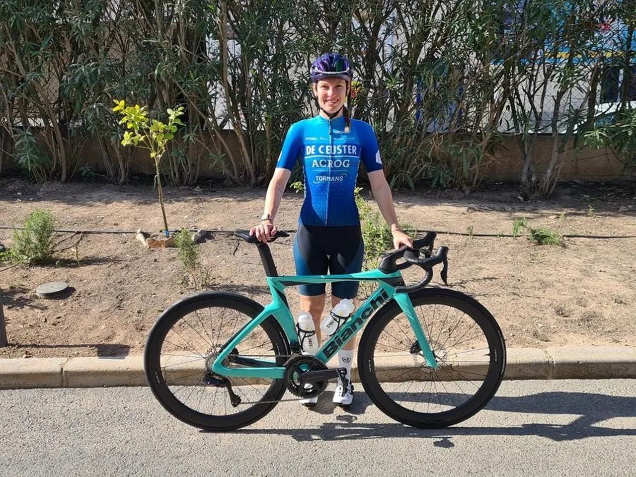 Spoedopname voor pas herstelde Molse wielrenster Jinse Peeters na dominoval in haar eerste wegwedstrijd