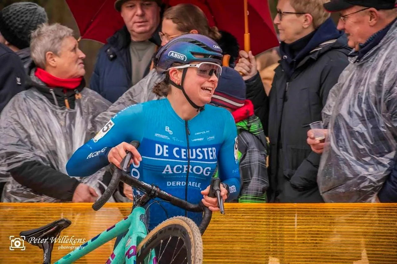 Jesse Vandenbulcke beëindigt haar veldritseizoen op het BK