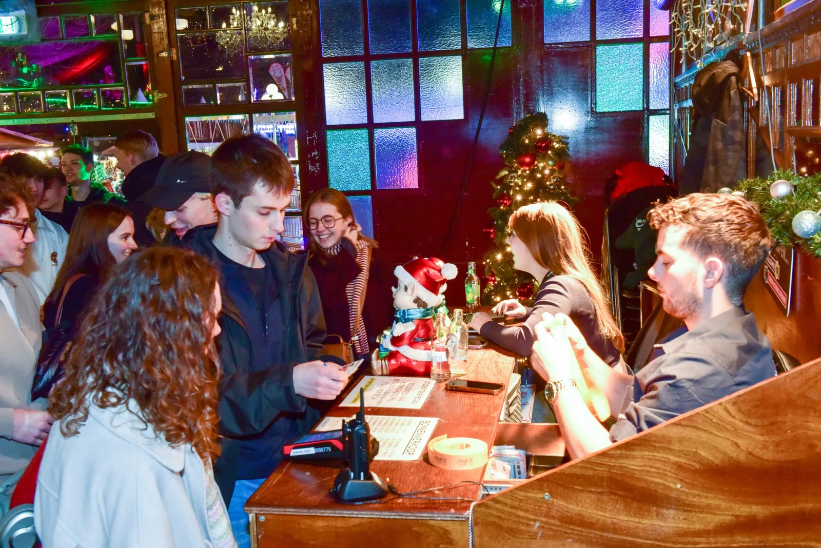 De Durvers winnen Winterland Pubquiz 2025