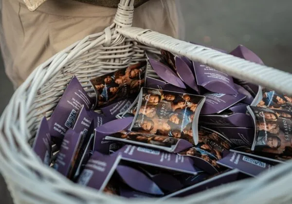 The Forsytes zakjes met QR code op