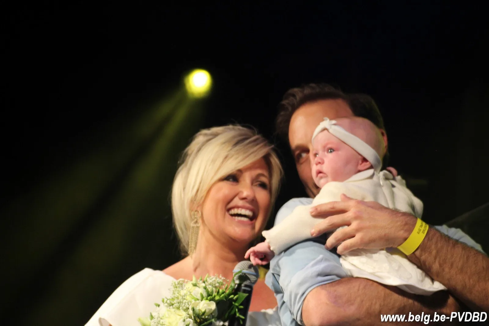 Lindsay openhartig in haar boek Mama worden