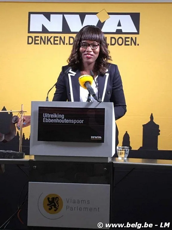 Ebbenhouten Spoor uitgereikt aan Assita Kanko MR politica