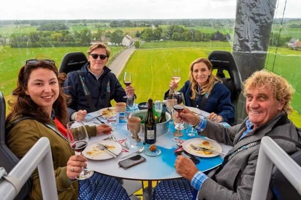 Dinner In The Sky 2025 jean-Marie, Carmen, Nuria en Stijn