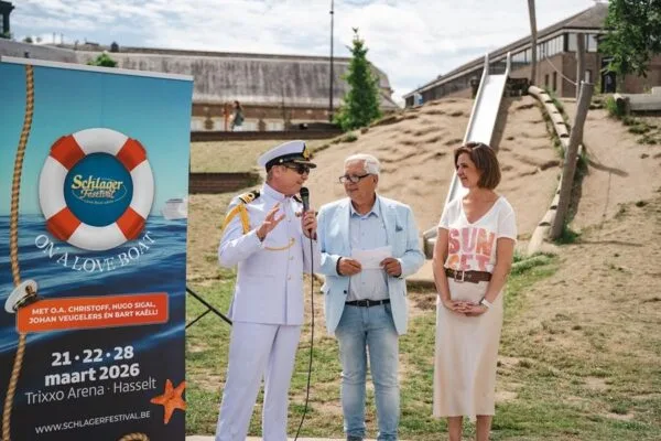 Bart Kaëll met gezelschap