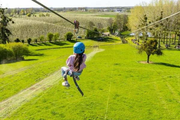 Bilzen-Hoeselt Bloesemfestival Lumineus Zipline met kind