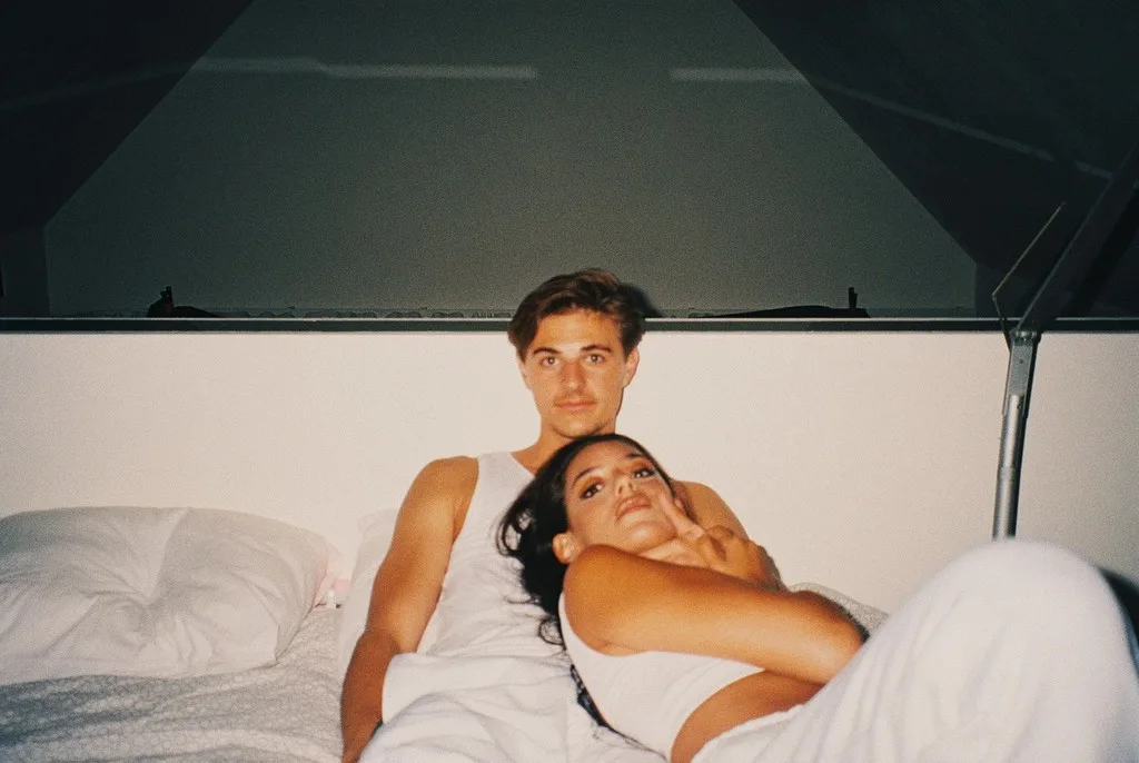 Daniël Busser lanceert met Chaïma een 2-talige single