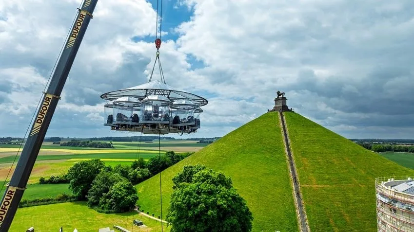 ‘Dinner in the Sky’ Bekend Vlaanderen beleeft oog in oog met de Leeuw culinair hoogtepunt