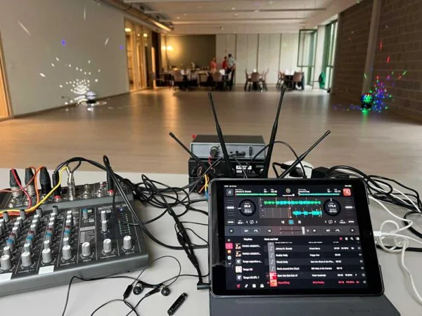 Dansen Step By Step muziekinstallatie