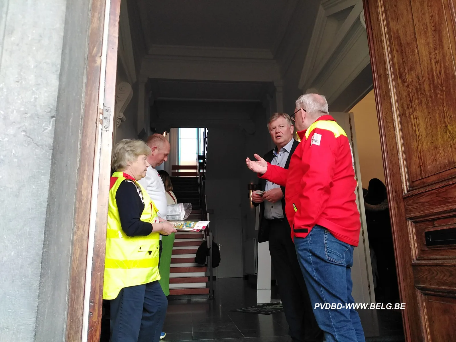 Zelfklevers verdwijnen, pleisters verschijnen!