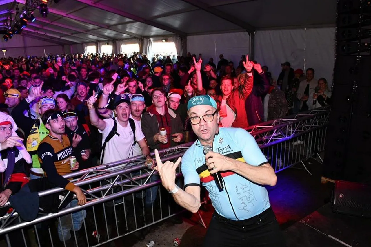 Steve Tielens en Nico Mattan onthaald als helden op ‘De Cyclocross’ in Niel