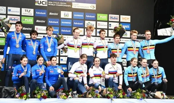 Zita Peeters Team Relay WK podium 2026