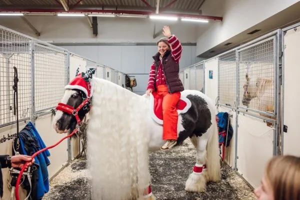 Lore Schueremans op een paard Cavalluna