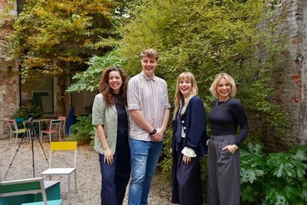 APPOLO twee dames met twee heren