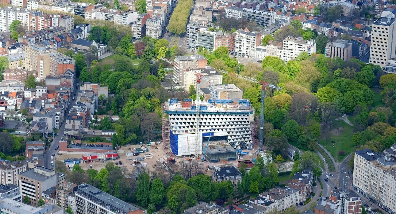 Nieuw provinciehuis bereikt hoogste punt