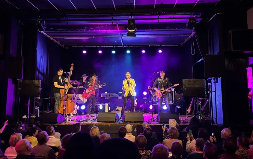 Johnny Trash vierde sweet sixteen met verrassingsgast Helmut Lotti