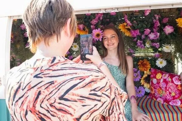 Tweede editie Kabukifest 2024 aan bloemenkraam