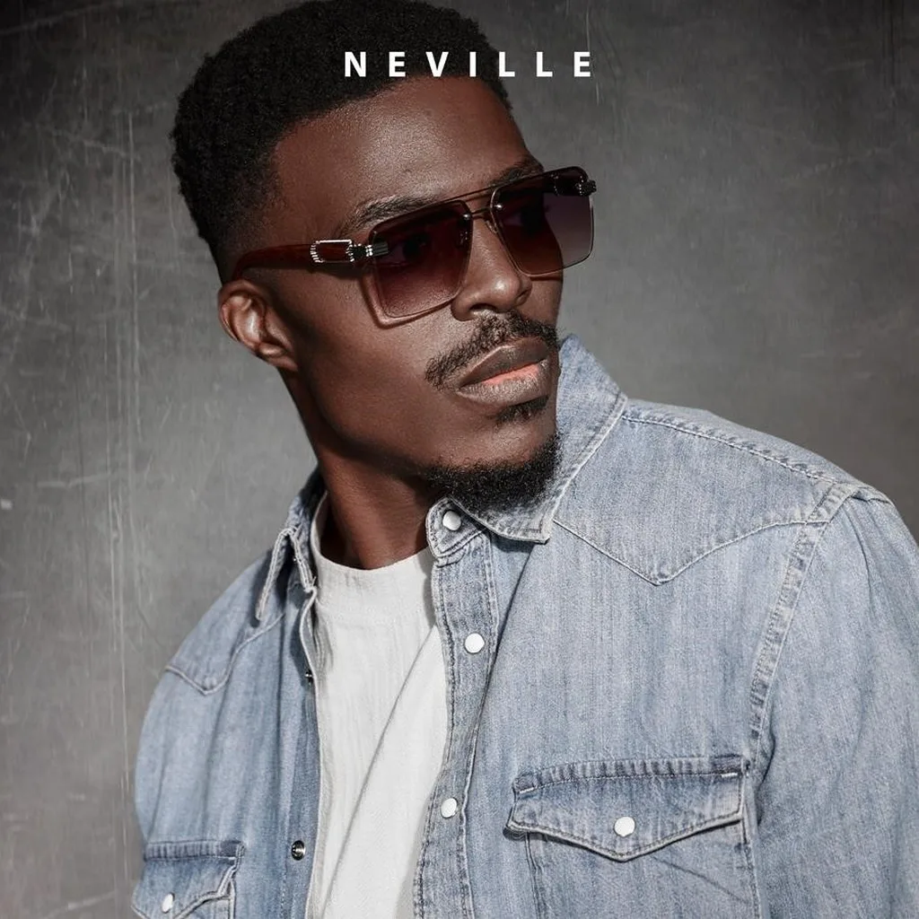 Neville droomt van zomer op ‘Como Pablo'