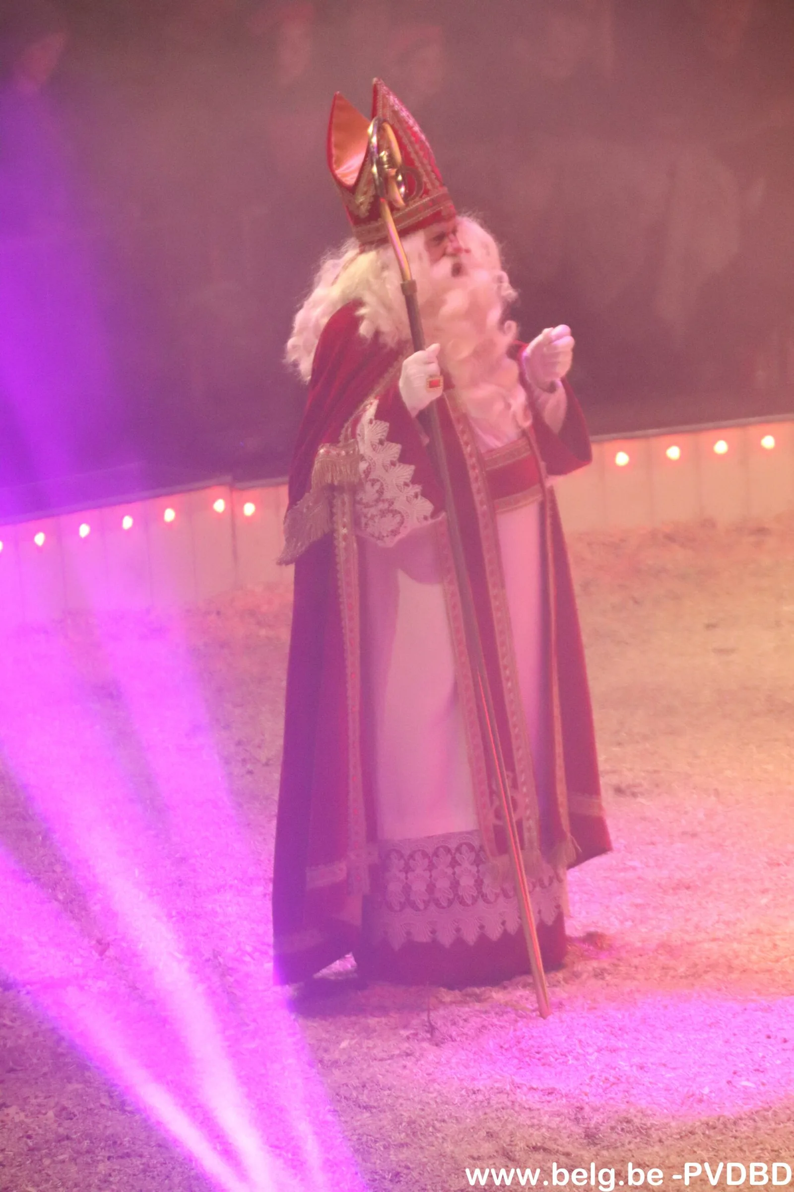 30ste Sint in de Piste Paarden en kamelen, een vrouw op 9 meter hoogte op een éénwieler en een bijzonder geschenk voor Sinterklaas