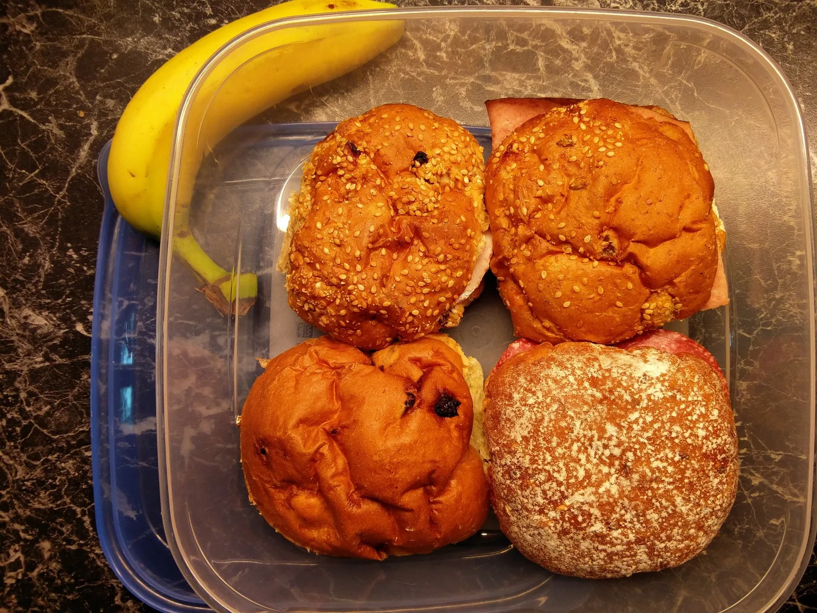 Zo houd je de broodtrommels en waterflessen van jouw kinderen uit elkaar