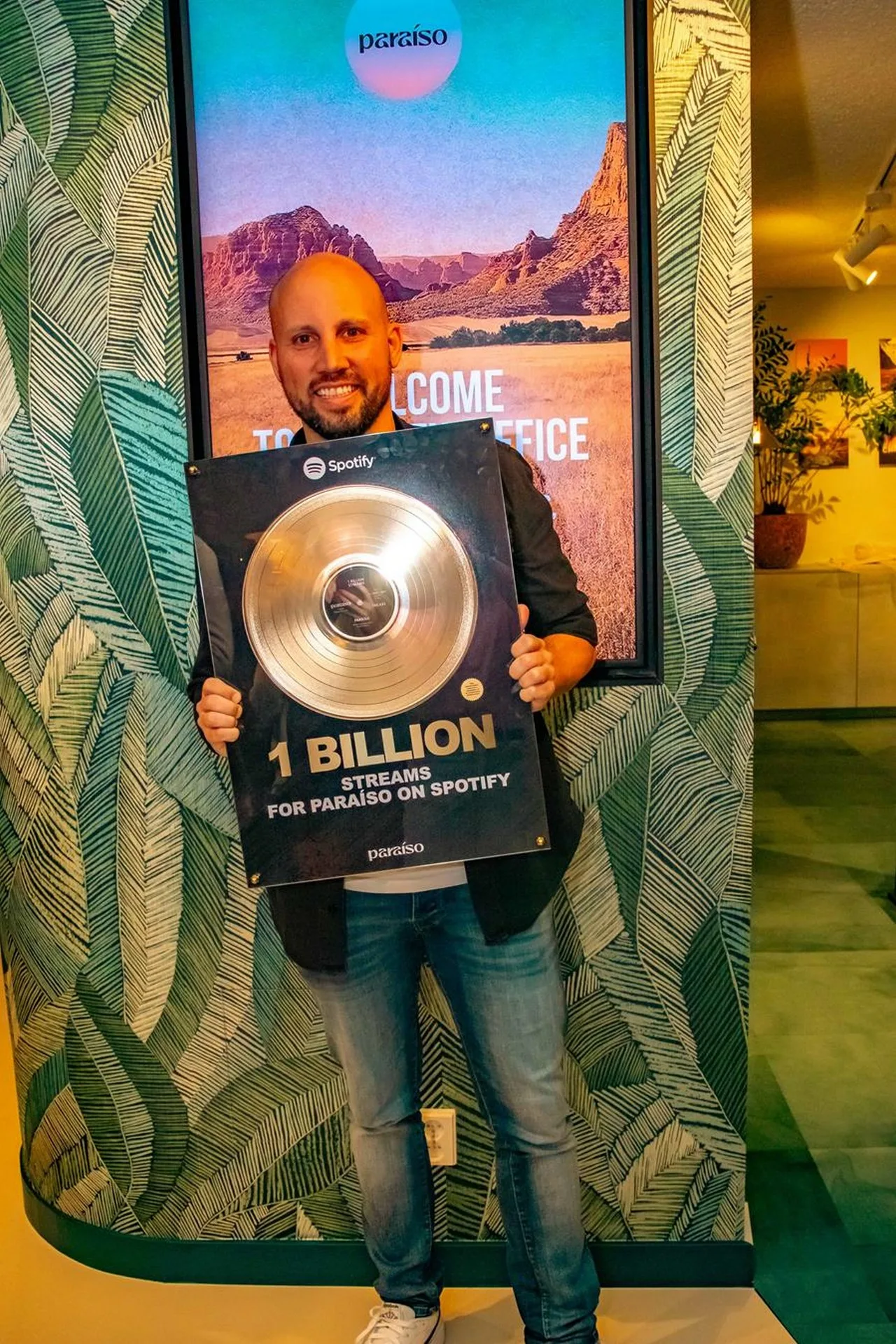 Dj en producer Thierry von der Warth gaat hard met een nieuwe werkplek