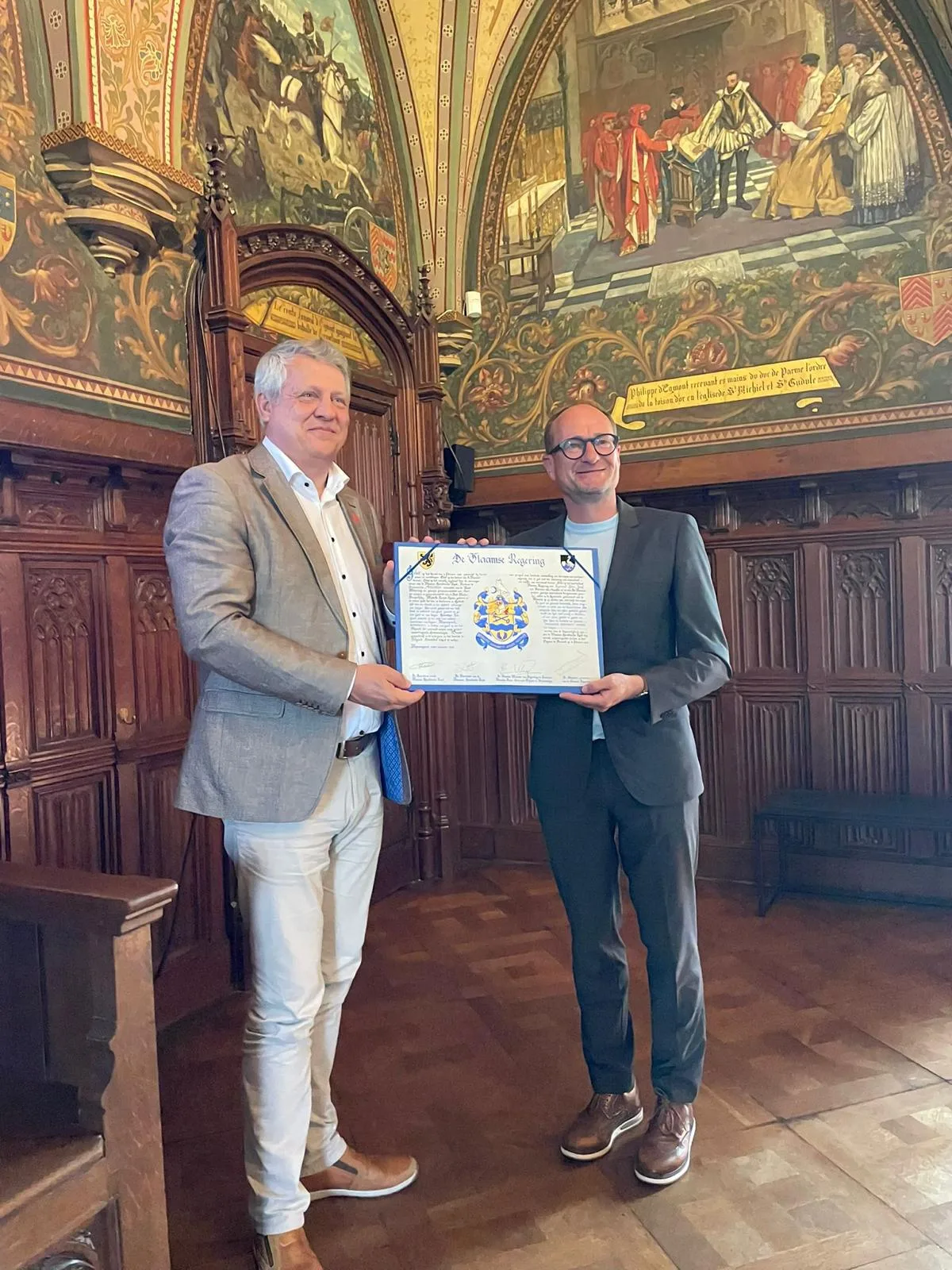 17 Vlamingen ontvangen persoonlijk wapenschild in het Kasteel van Gaasbeek