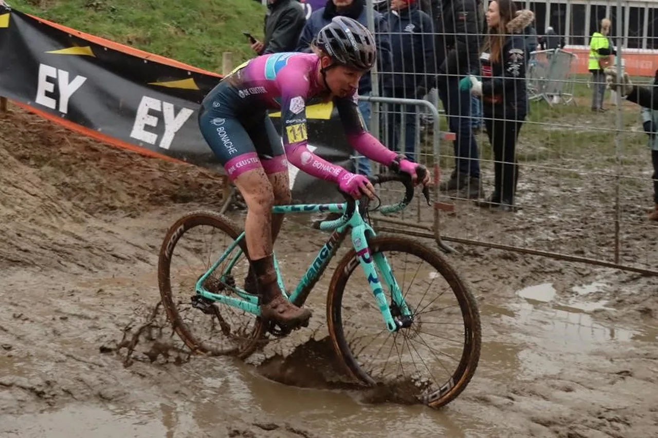 Jinse Peeters eindigt vroegtijdig Veldritseizoen