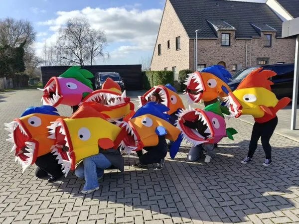 Carnavalgroep De Dulle Rokken Pranha Paniek volledige groep
