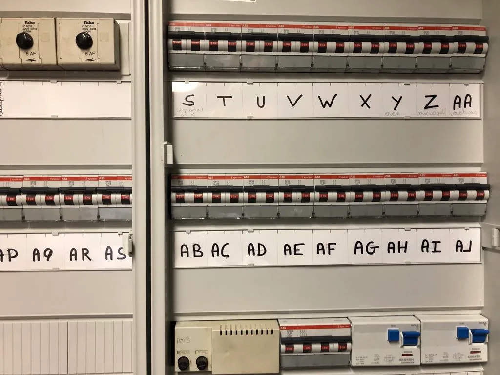 4 slimme tips om te besparen op elektriciteitskosten