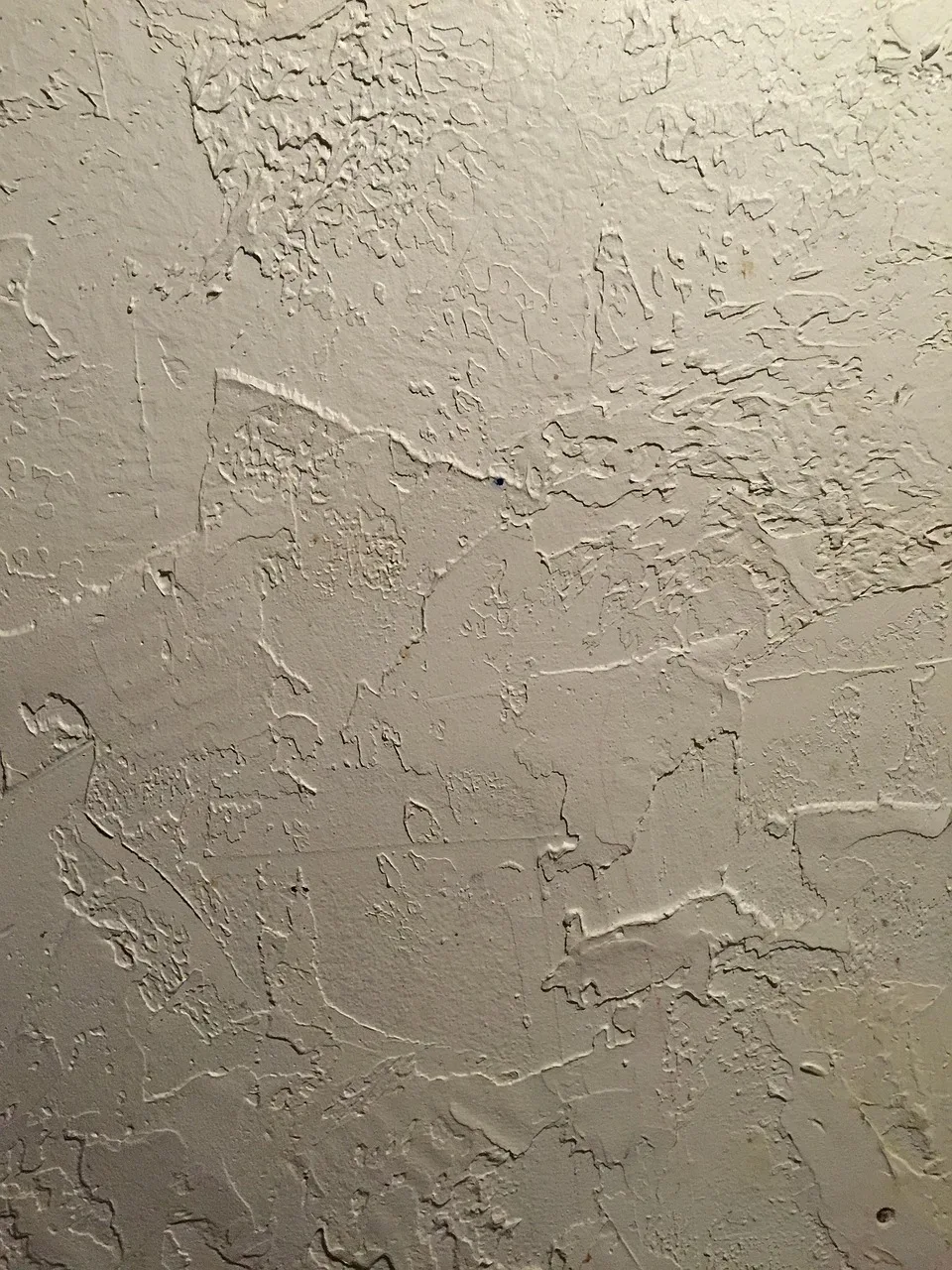 Geluidscomfort in jouw ruimte: de kracht van spuit- en pleisterwerk