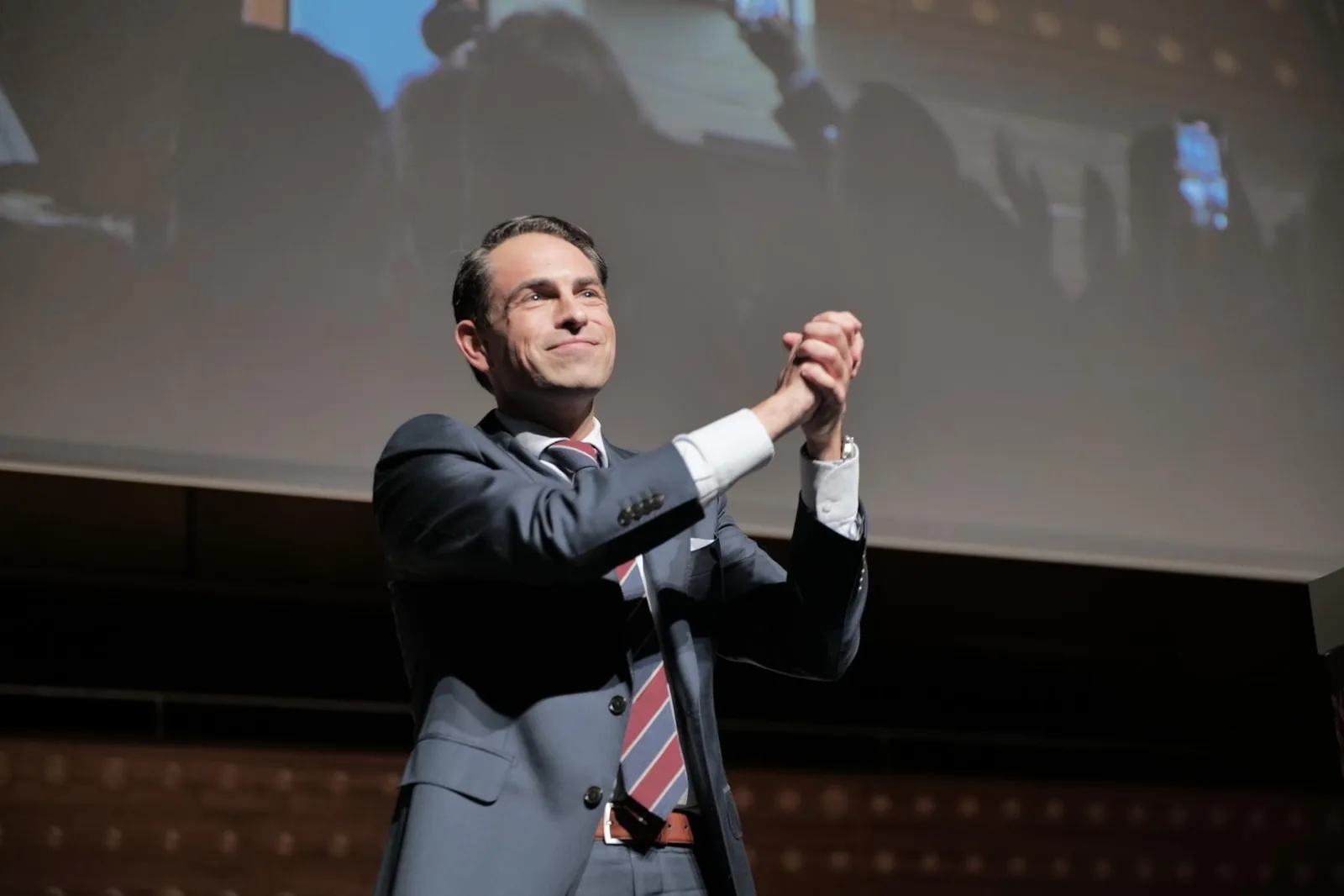 Tom Van Grieken herverkozen en komt met nieuwe strategie