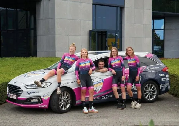 Denise Betsema met ploeg De Ceuster Bouwpunt