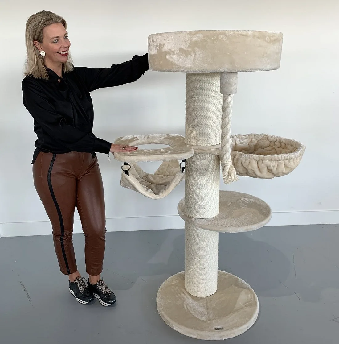 Kattenliefhebbers investeren meer in stevige en robuuste krabpalen