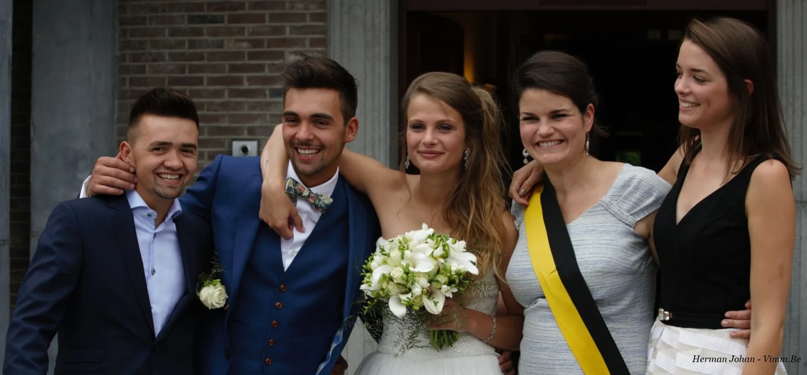 Julie Houtman stapt in het huwelijksbootje met Lowieke uit Thuis