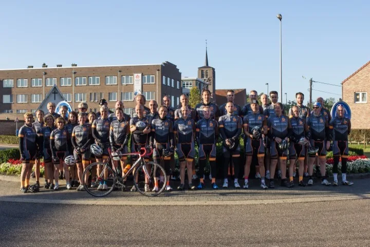 Kinderkankerfonds ontvangt 4000 Euro danzij kermiskoers en fuif