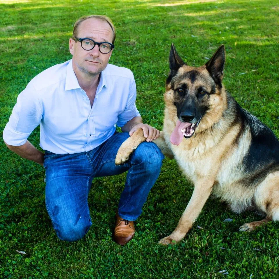 Vlaams Minister Ben Weyts en hond Jerry