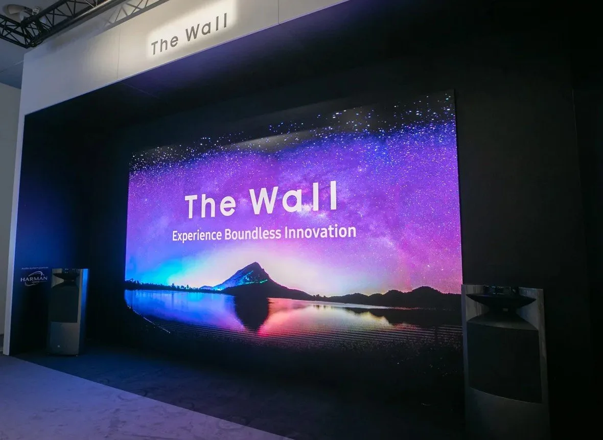 Samsung introduceert eerste 8K QLED signage display
