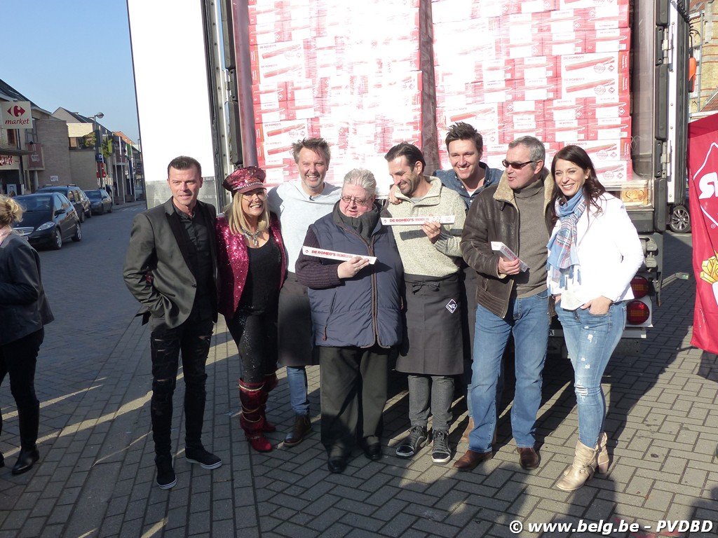 De Romeo's stellen hun frikandel XXL voor te Roosdaal - Image00037