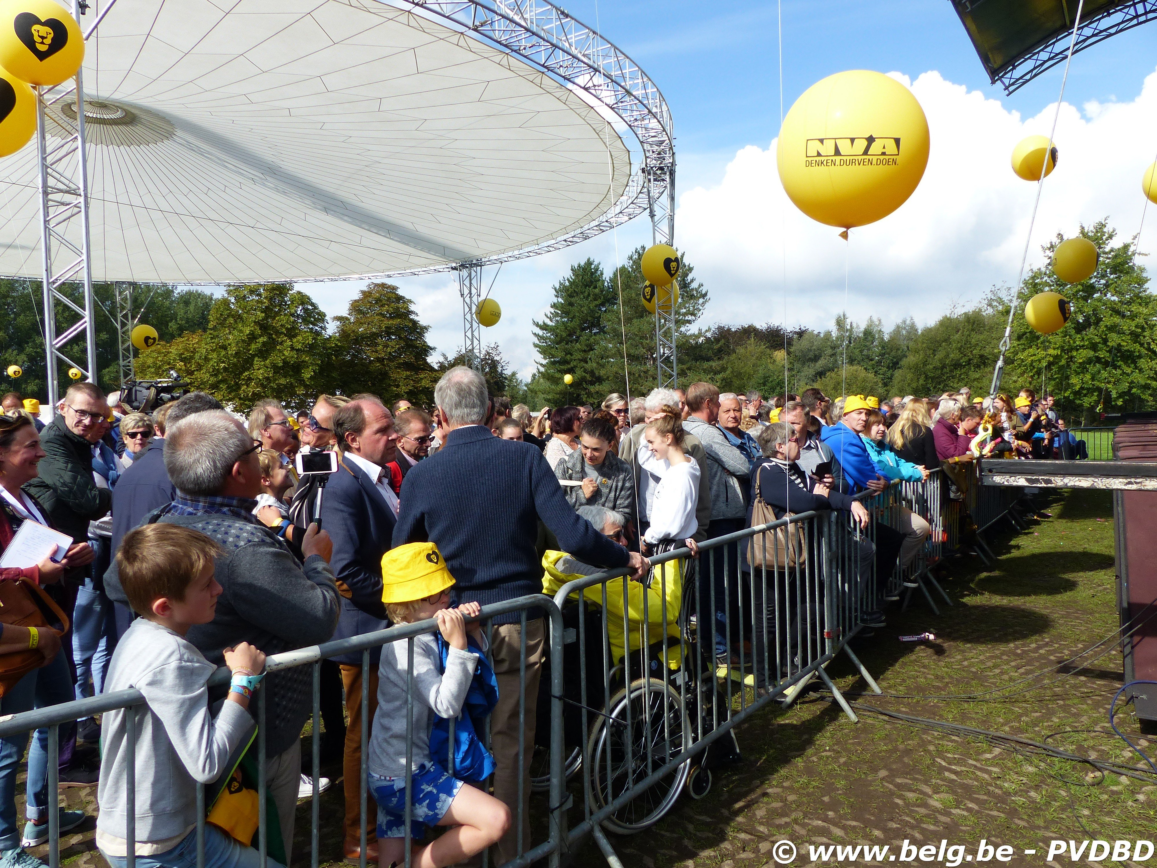 N-VA familiedag kon rekenen op de zon - P1100759