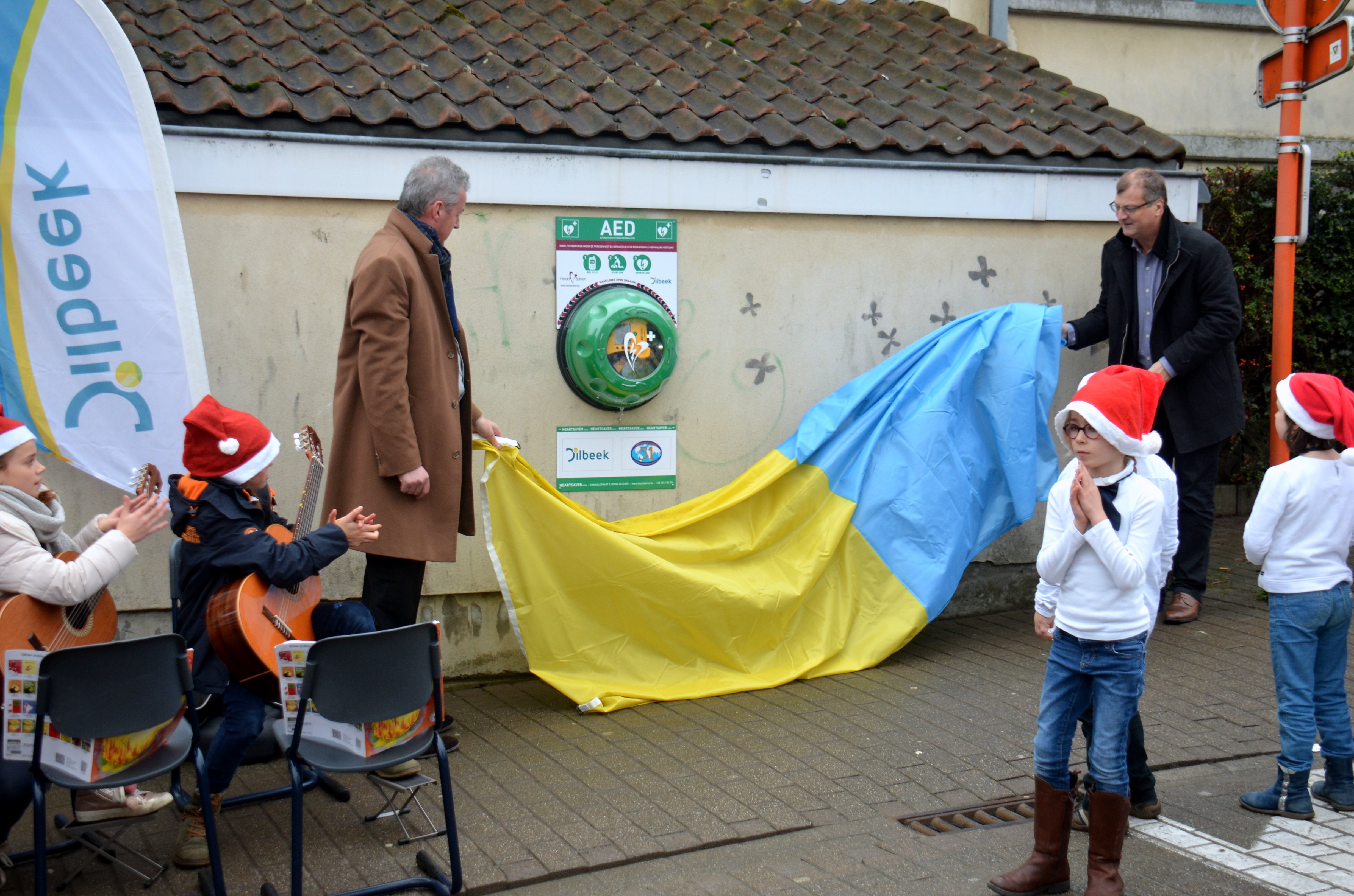 Eerste geschonken AED in Dilbeek onthuld - DSC 0856