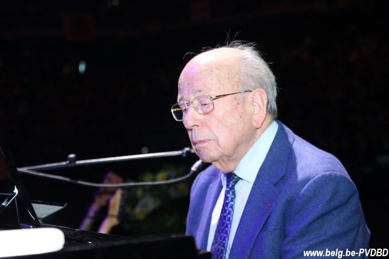 Dilbekenaar Jos Mertens (95) gehuldigd op 82e zangfeest