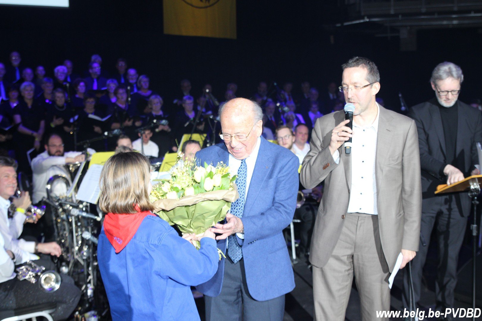 Dilbekenaar Jos Mertens (95) gehuldigd op 82e zangfeest - IMG 5328