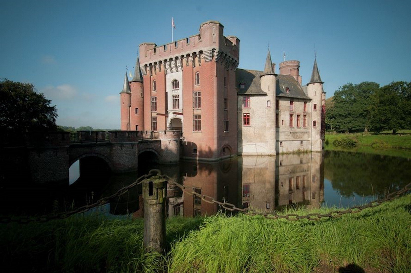 Prins Simon de Merode en Historalia brengen 'Kerstmagie' naar 6 Vlaamse kastelen - Kasteel Van Wijnendale