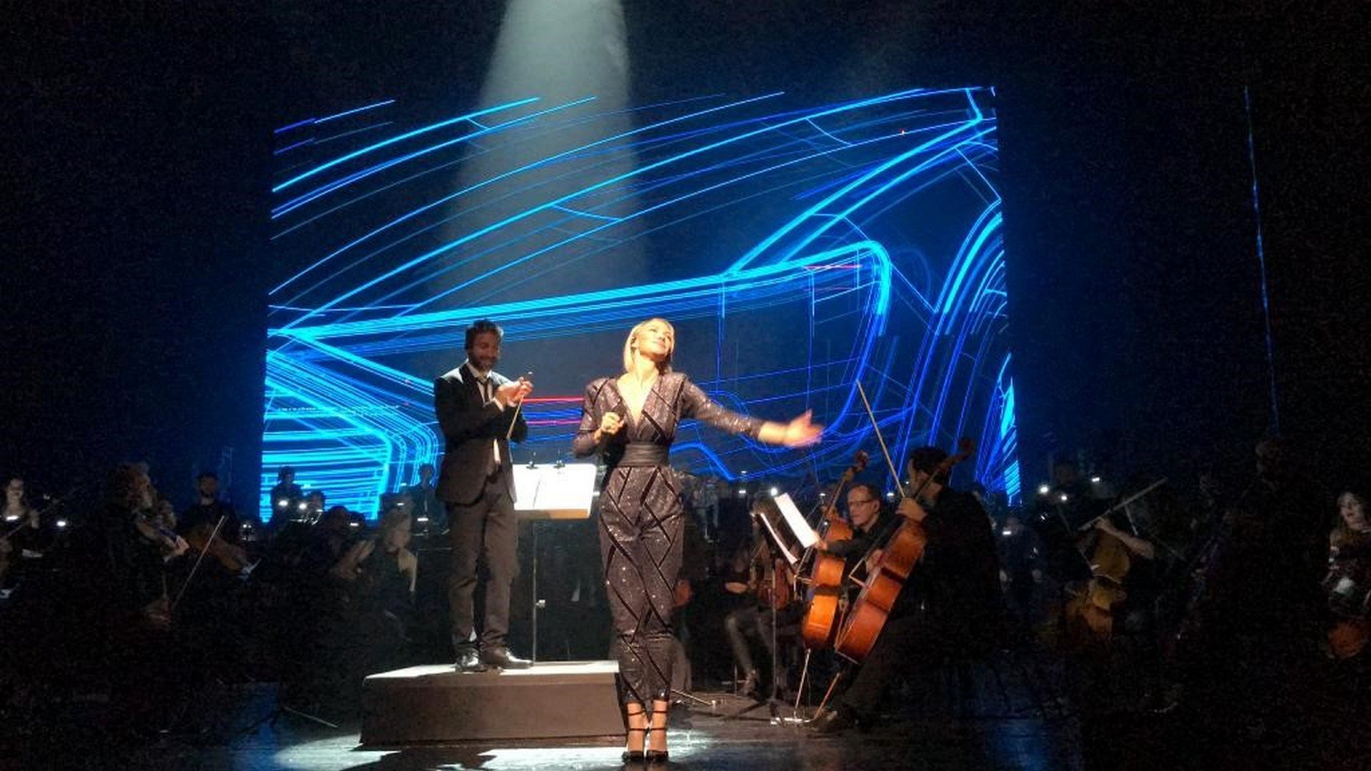 Het symfonische orkest in het Madrileense Real Teatro ontroert Kate Ryan - Kate Ryan 8