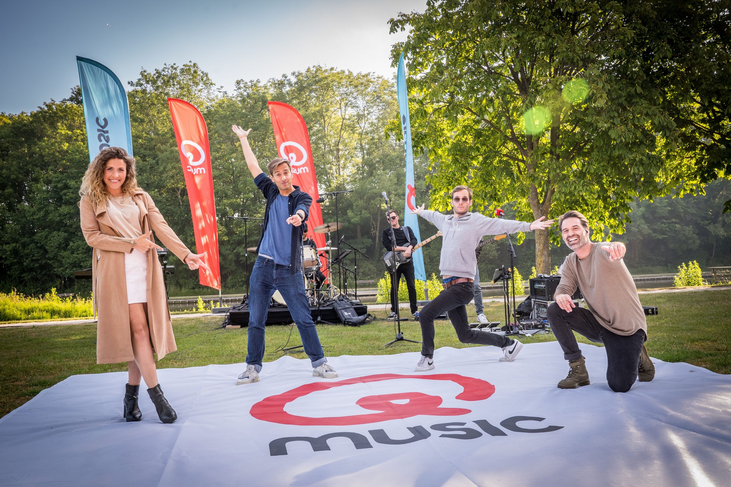 Qmusic verhuist van strand naar park - QMusic deejees oostende scaled