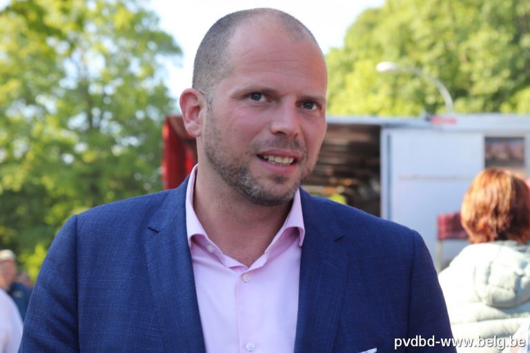 Theo Francken verbiedt safaripark in Lubbeek