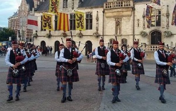 Red Cross Pipe Band op Wieze Oktoberfeesten 2021