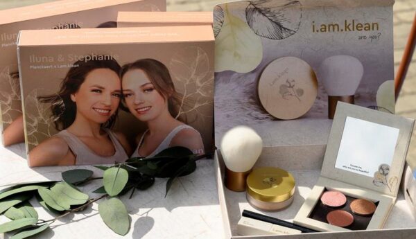 Stephanie en Iluna brengen make-upbox op de markt - Stephanie Planckaert en Iluna make upbox