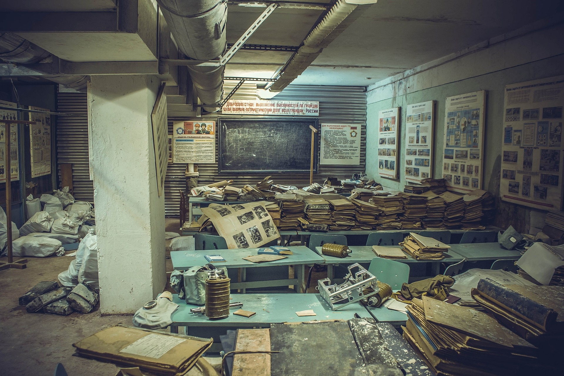 Een kantoorpand leegmaken bunker-gfd1b39995_1920