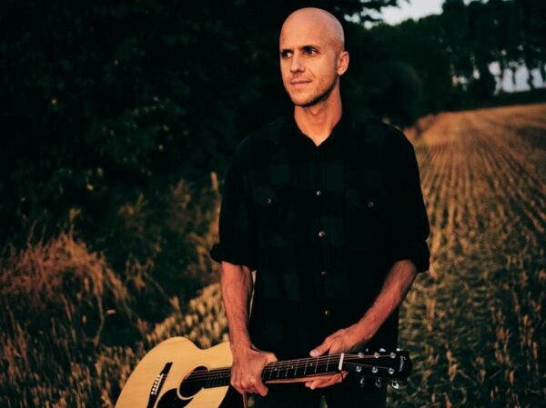 Milow met gitaar